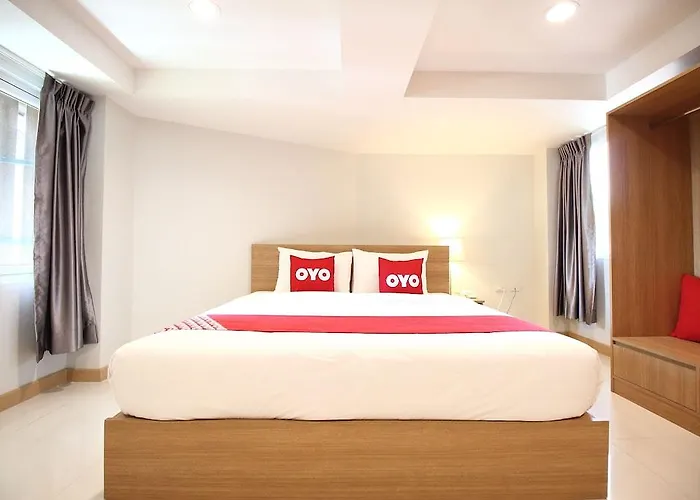 Super Oyo 484 Pannee Khaosan Sha 3*