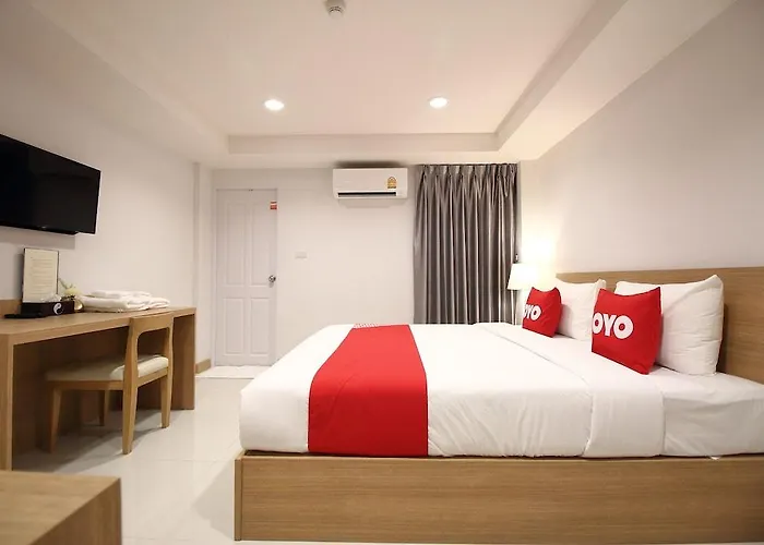 Super Oyo 484 Pannee Khaosan Sha 3*