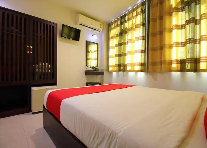 Super Oyo 484 Pannee Khaosan Sha Hotel 3*