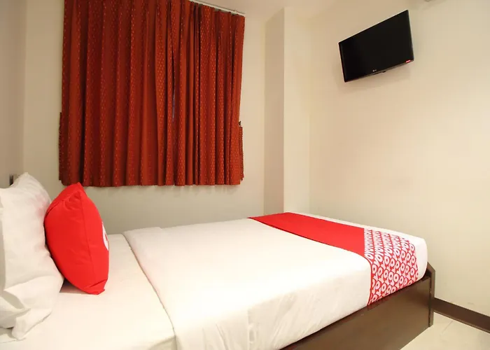 Super Oyo 484 Pannee Khaosan Sha 3*