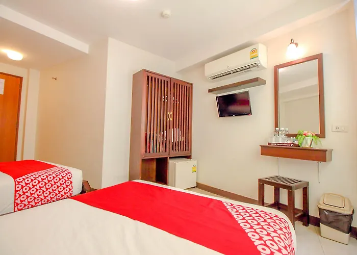 Super Oyo 484 Pannee Khaosan Sha Hotel 3*